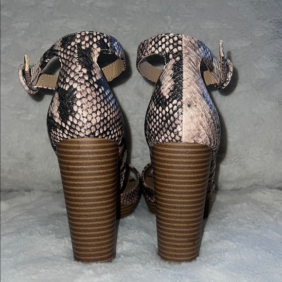 Sun + Stone Peep Toe Block Heel Platform Sandals - Picture 7 of 8